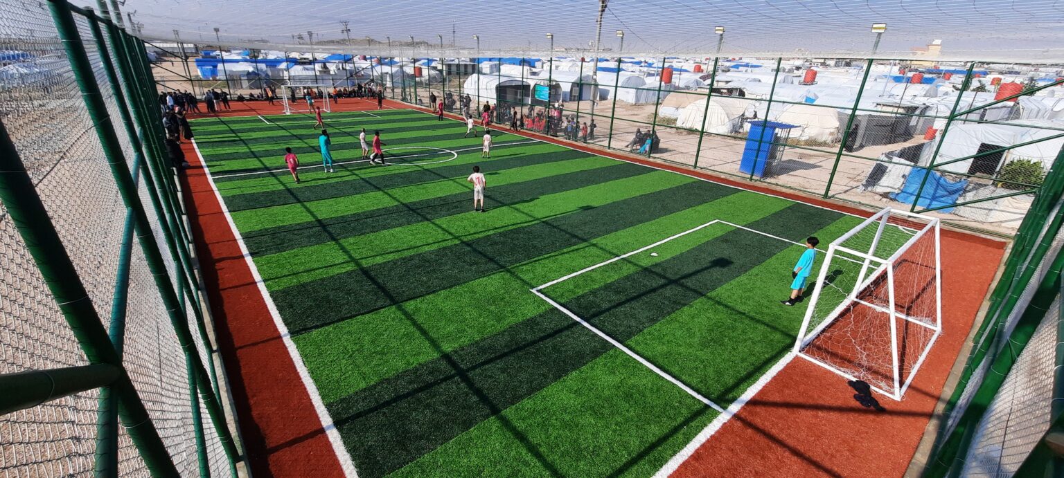 إنشاء ملعب كرة قدم
